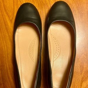 Skarr Kitten Heel Pump Black 1 1/2" heel Women Size 7